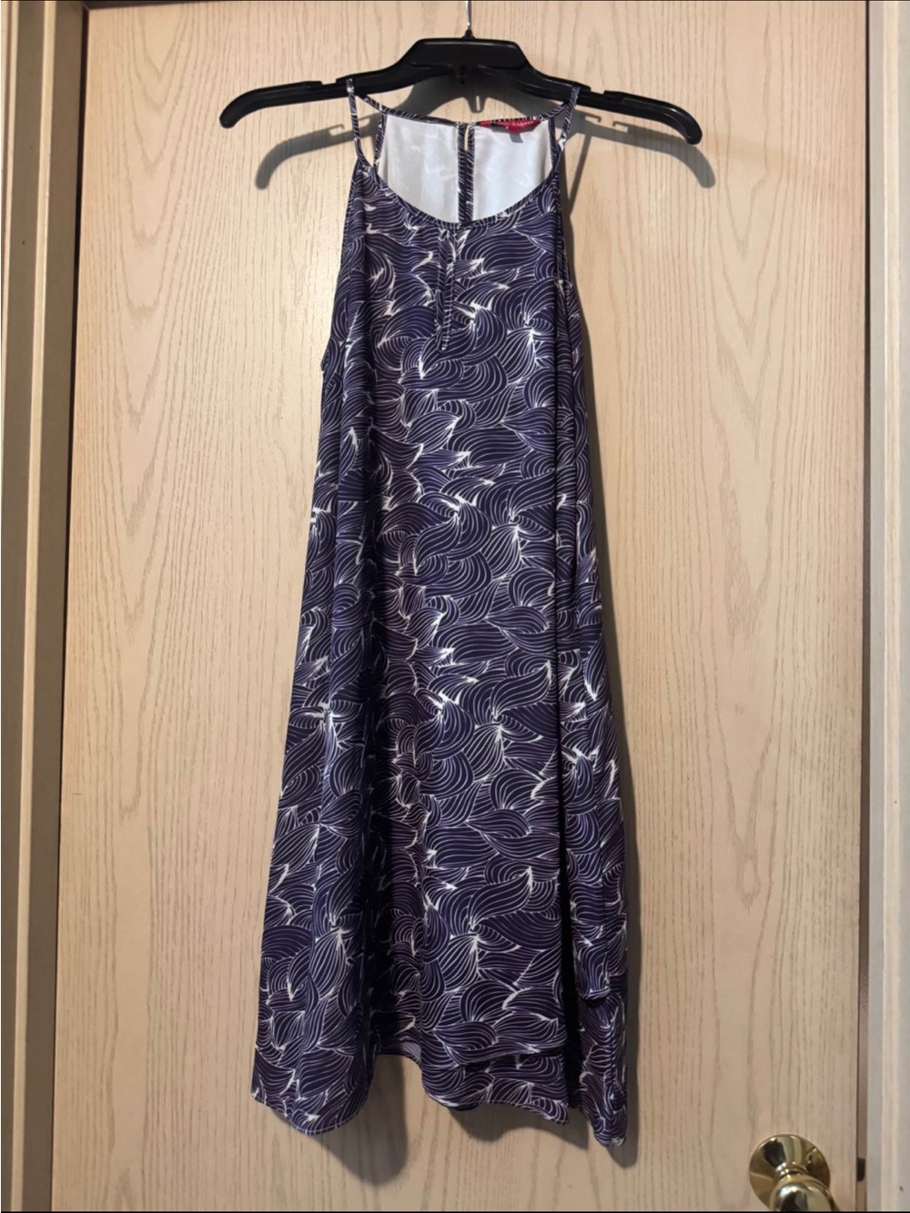 Krimson Klover Purple and White Abstract Wave Print Sleeveless Mini Dress size M